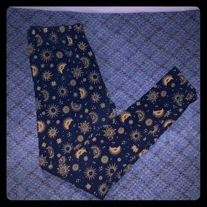 Sun&Moon leggings from No Boundaries
